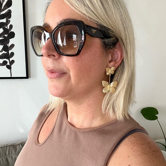 Prada Sunglasses - Picture 7 of 7